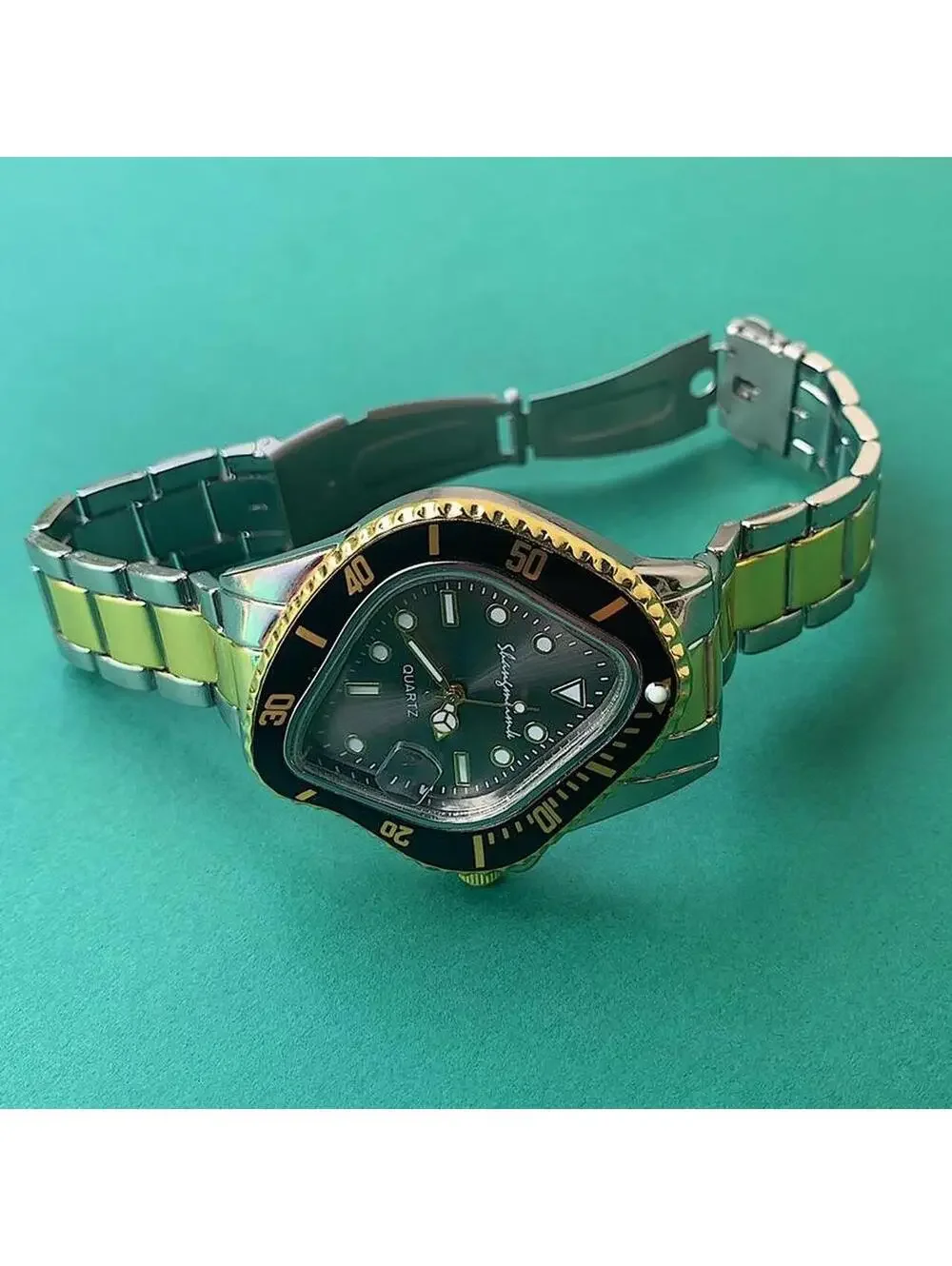 Classy Y2K Vintage Minimalist Warped Oval Retro Stainless Steel Watch Unisex